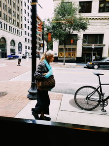 真人足球官网-城市马拉松摄影作品展吸引民众参与，马拉松展示城市形象  第2张